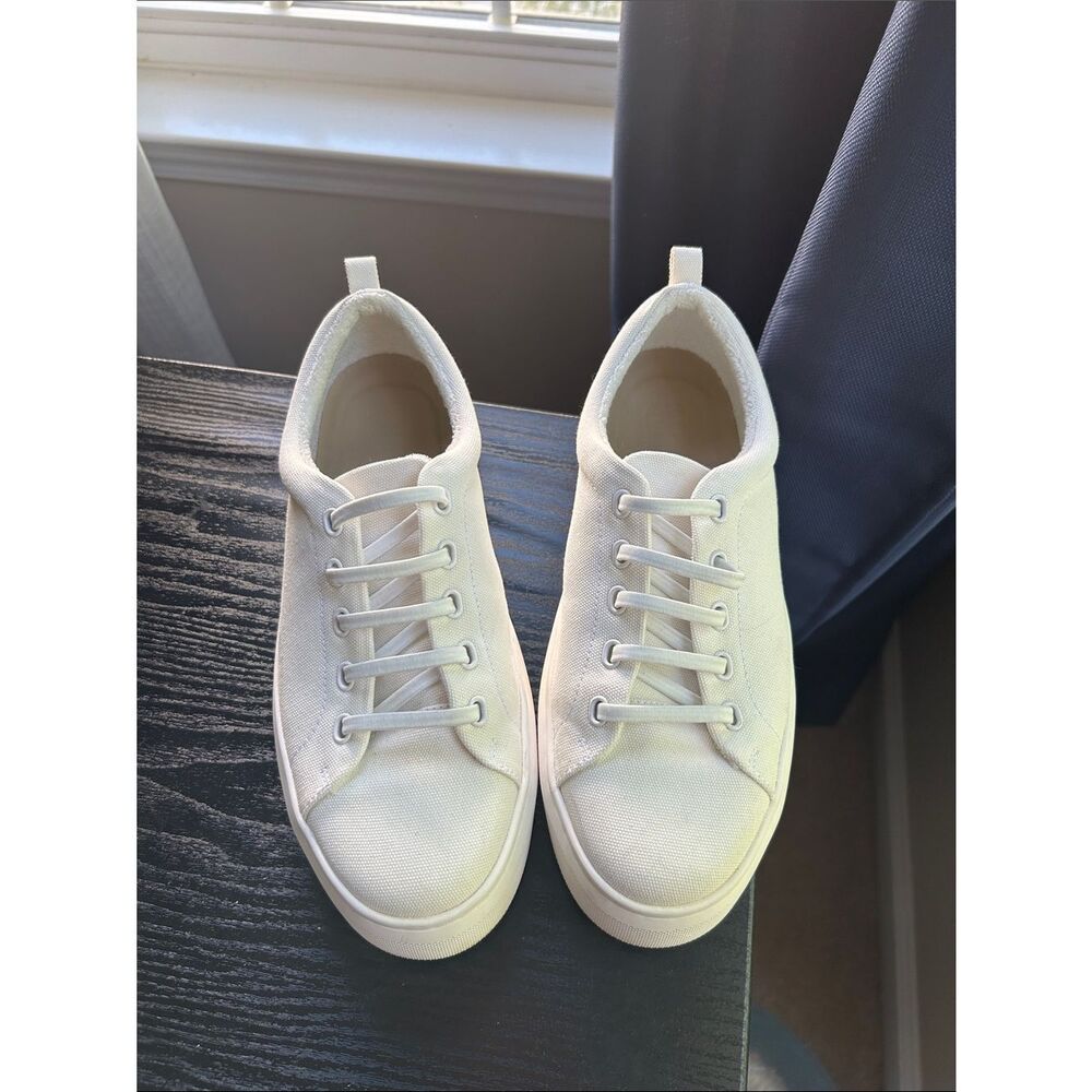 Abeo Women's Cream Canvas Slip‎ On Sneakers Size 8.5 EUC generous fit